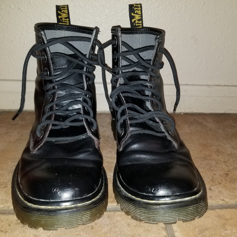 Dr. Martens Awleys